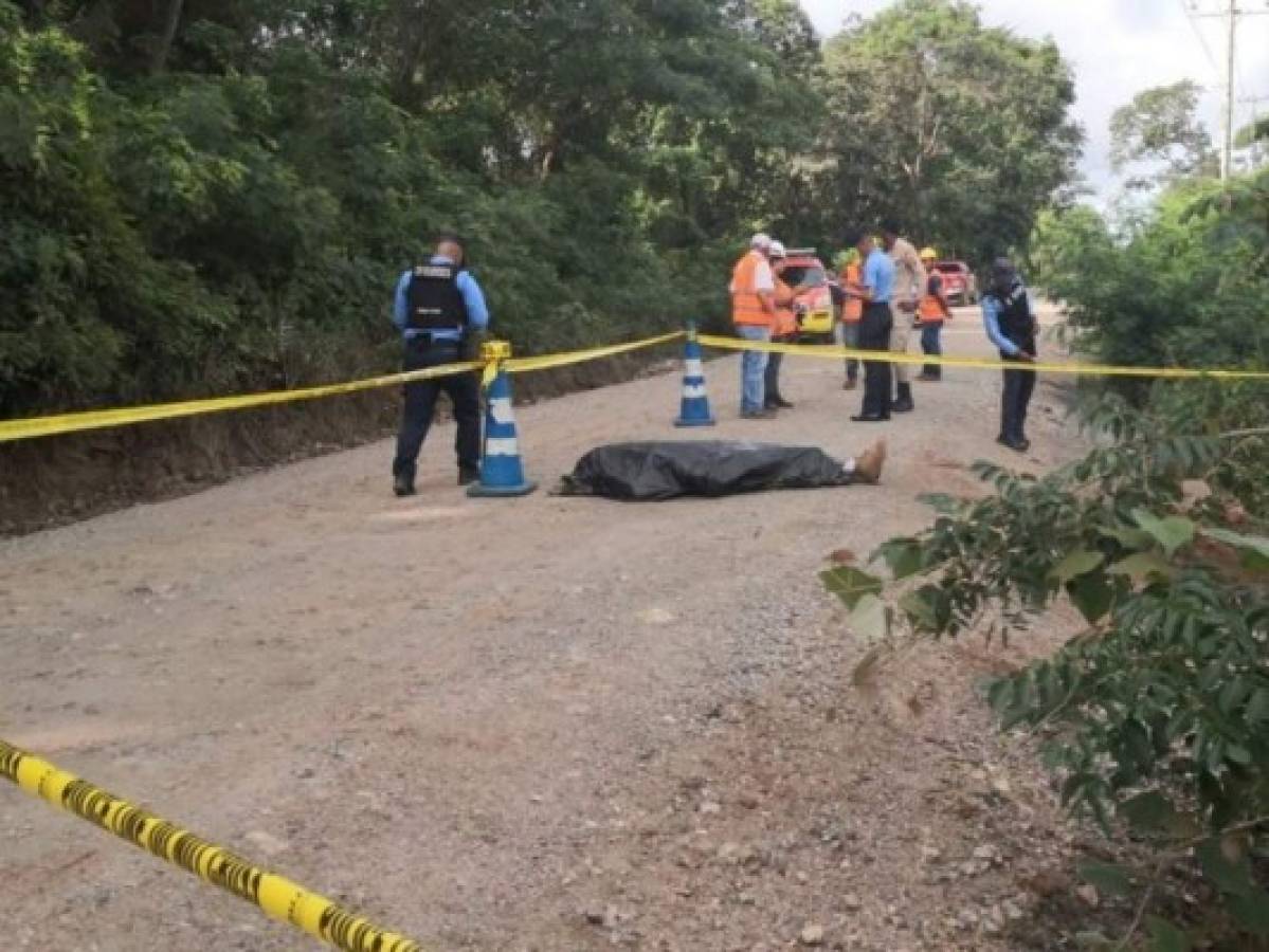 Motorista muere aplastado por aplanadora al accidentarse en Roatán