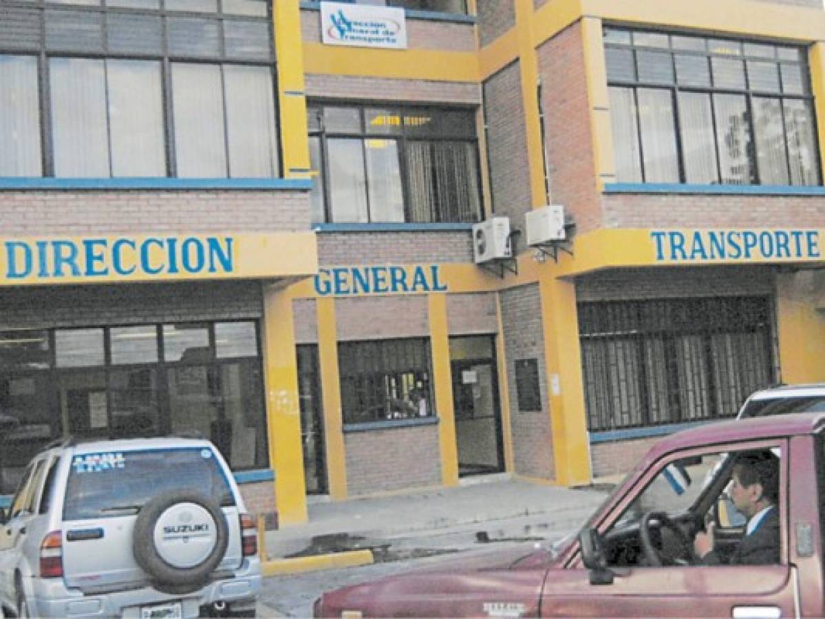 Unos 600 empleados de la DGT serán despedidos por cierre