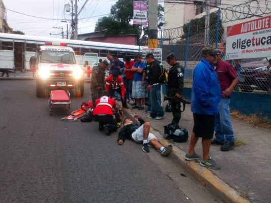 Una mujer muerta y tres heridos dejaron dos accidentes en motocicleta