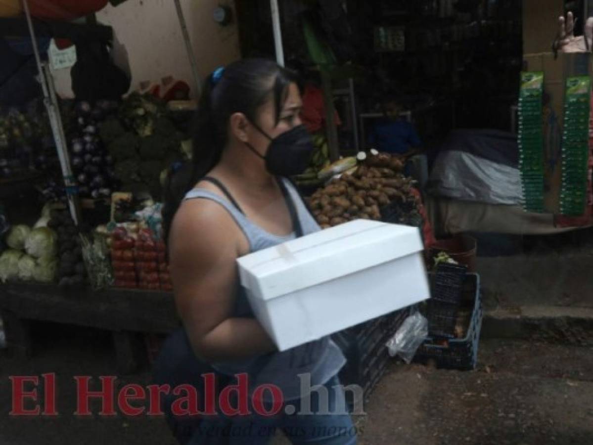 Los pasteles son parte de los obsequios para los papás. Fotos: Emilio Flores/Alex Peréz/El Heraldo