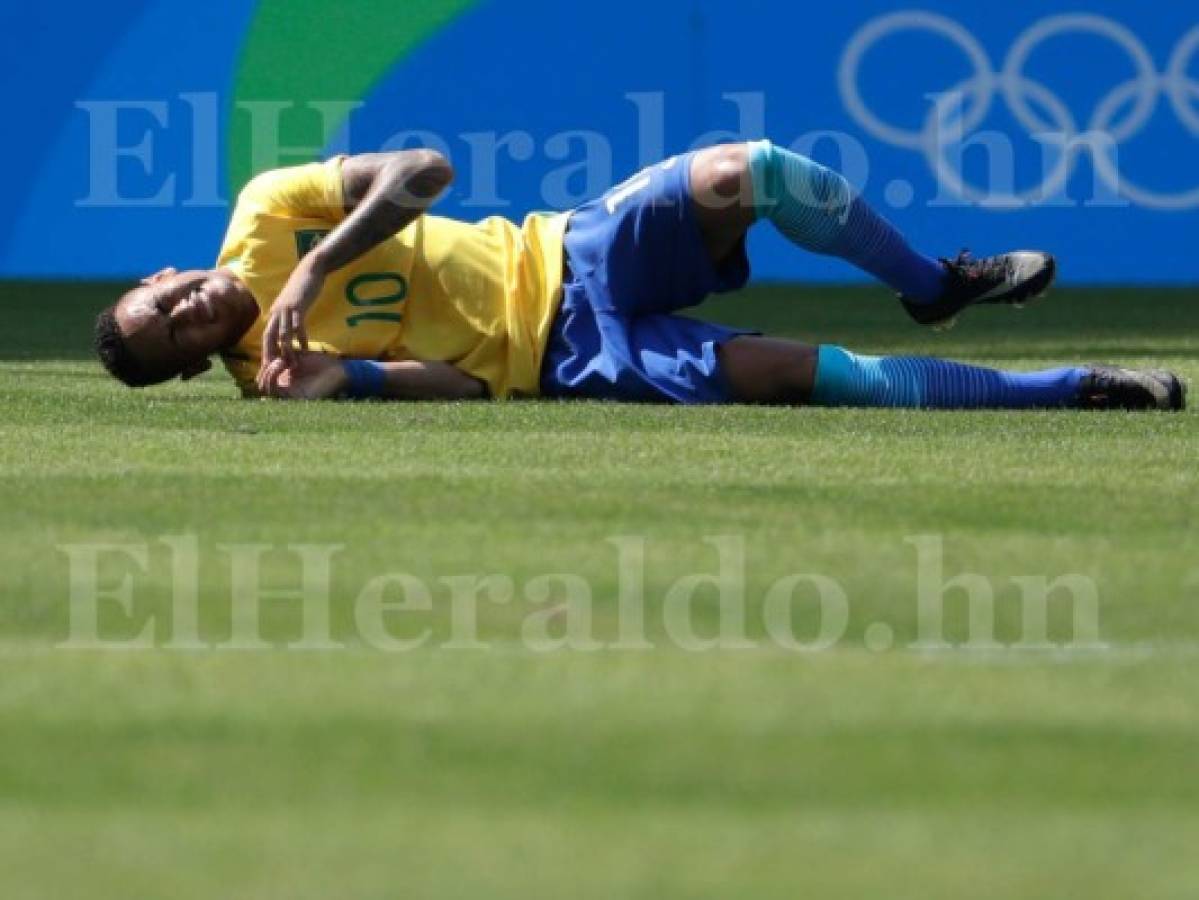 Neymar anota a los 16 segundos y termina lesionado en el juego ante Honduras