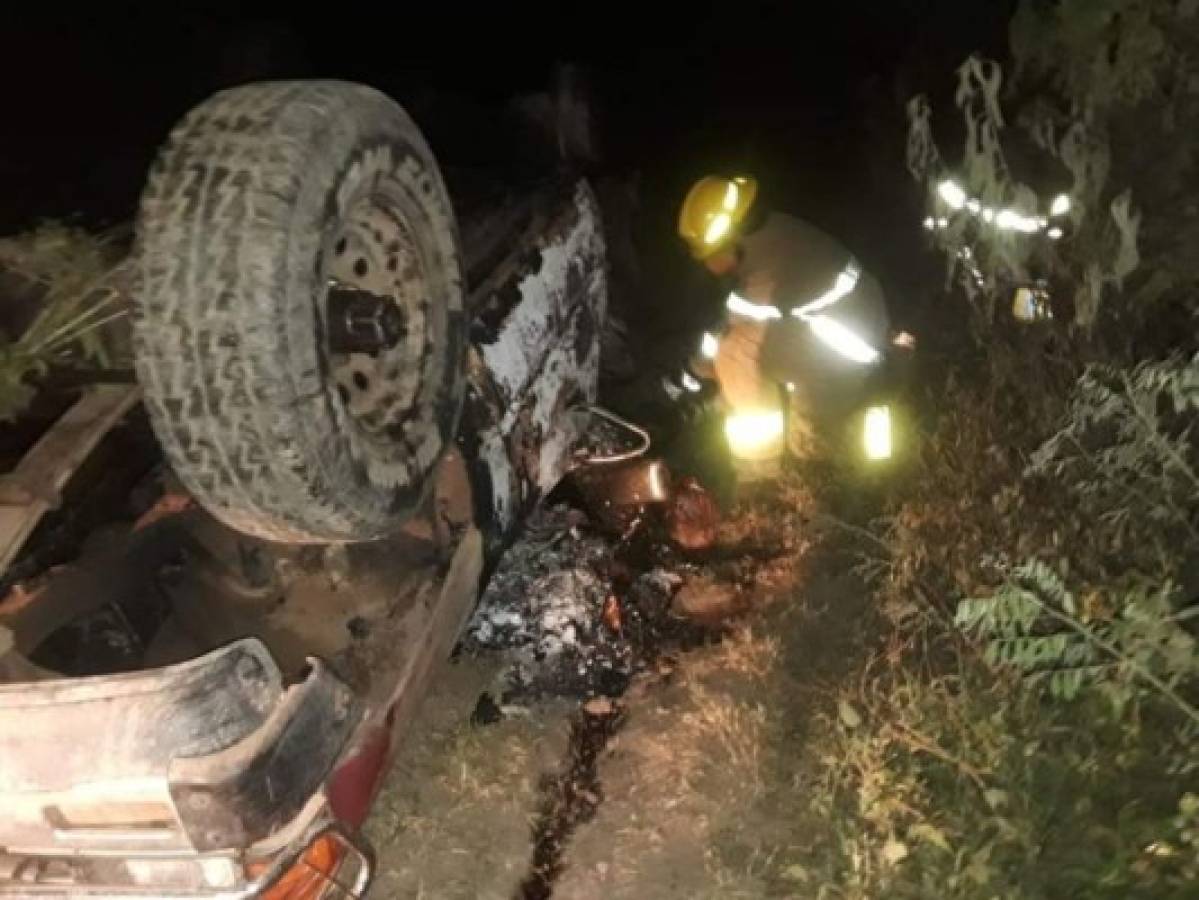 Hombre muere calcinado tras sufrir fatal accidente vial en Olancho