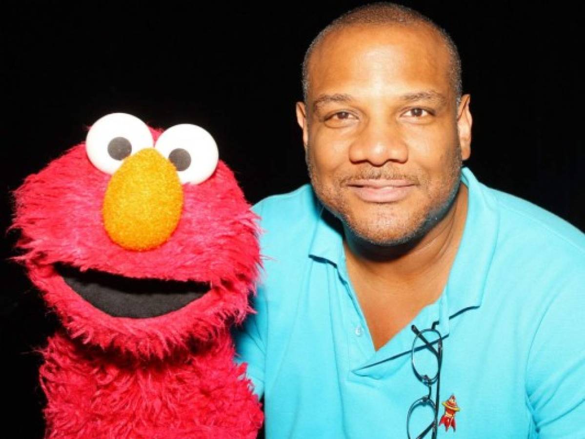 El lado oscuro del personaje que le dio vida a Elmo de Plaza Sésamo