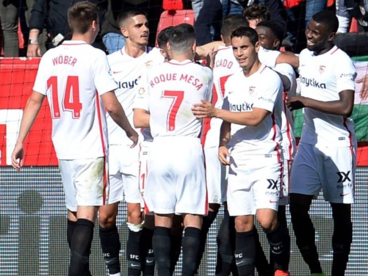 Sevilla golea al Levante y se pone tercero en la Liga de España