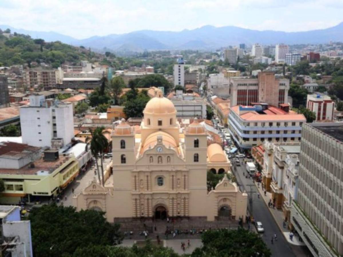 Horarios de atención en instituciones y banca nacional durante feriado por Día del Trabajador