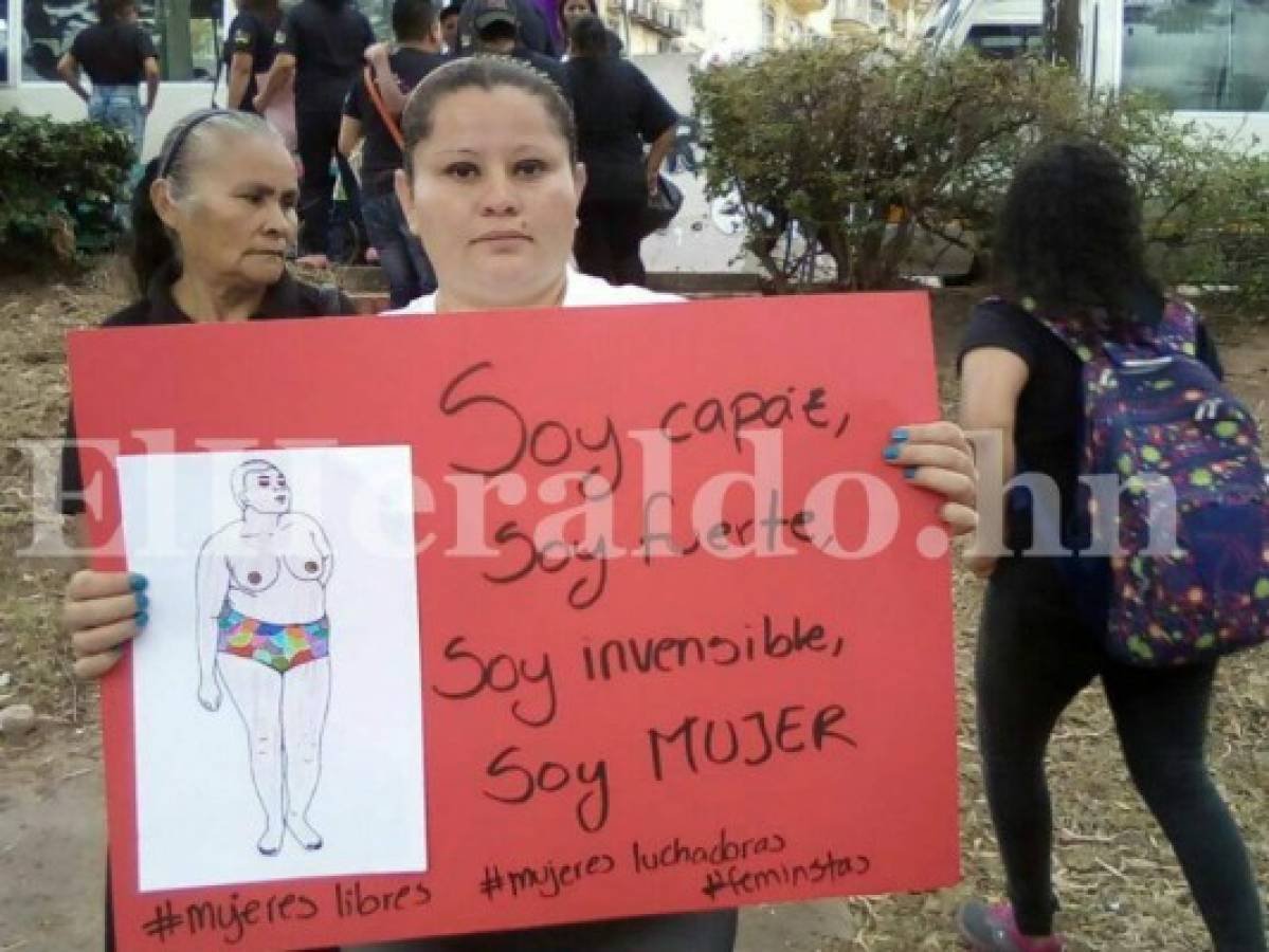 Honduras: Cientos de féminas marchan en conmemoración al Día Internacional de la Mujer