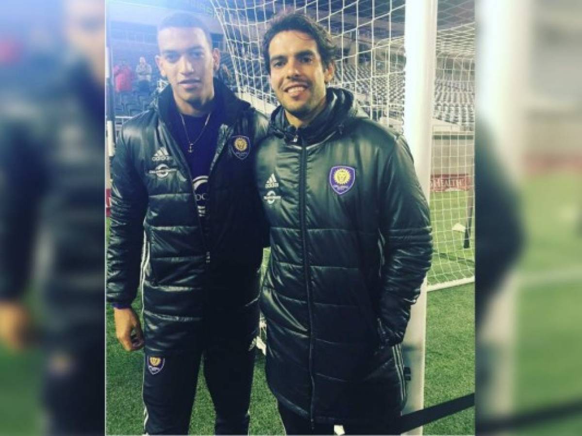 Devron García comparte foto con Kaká