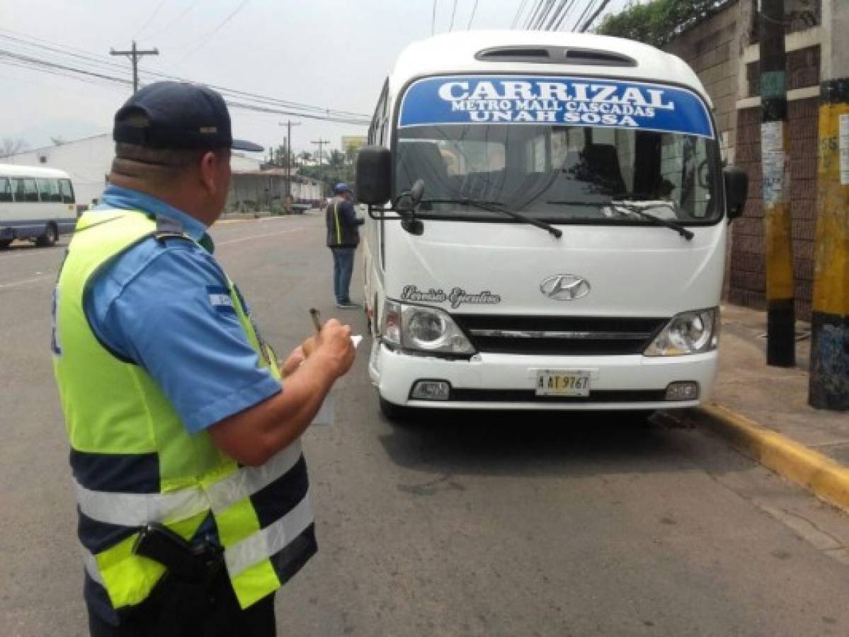 Tránsito realiza operativos en transporte urbano de la capital de Honduras