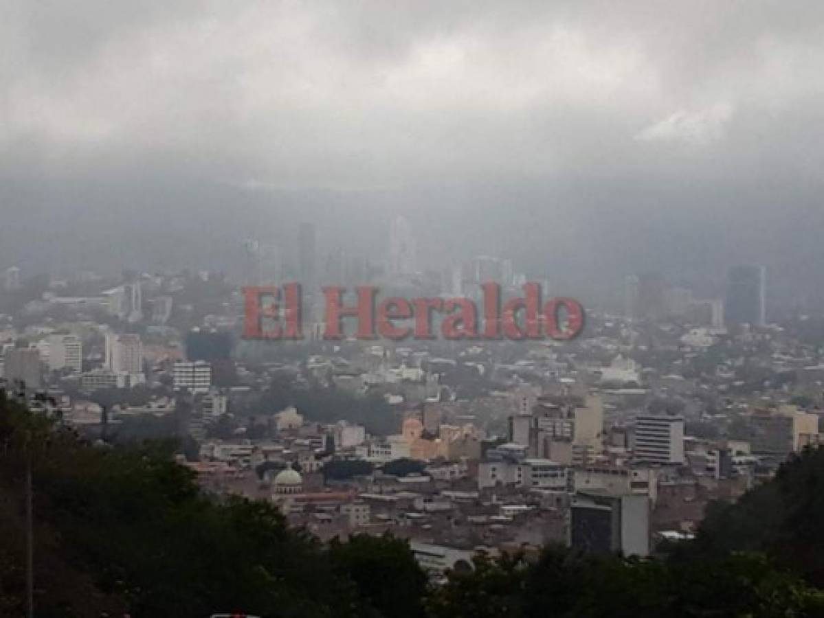 Al menos 32 familias afectadas tras fuertes lluvias en departamentos bajo alerta verde