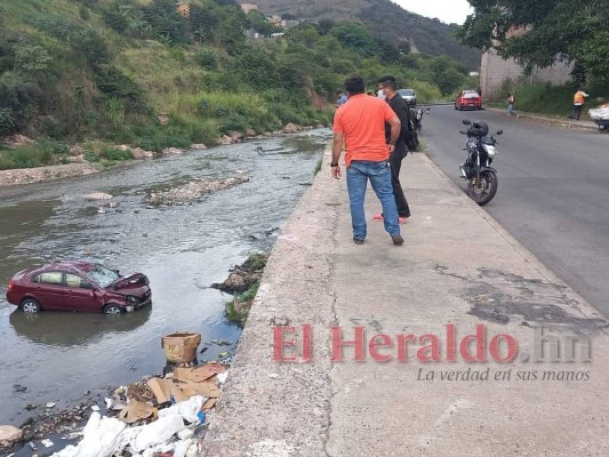 'Mi hermana está viva de milagro': familiar de doctora que cayó con auto en río Choluteca   