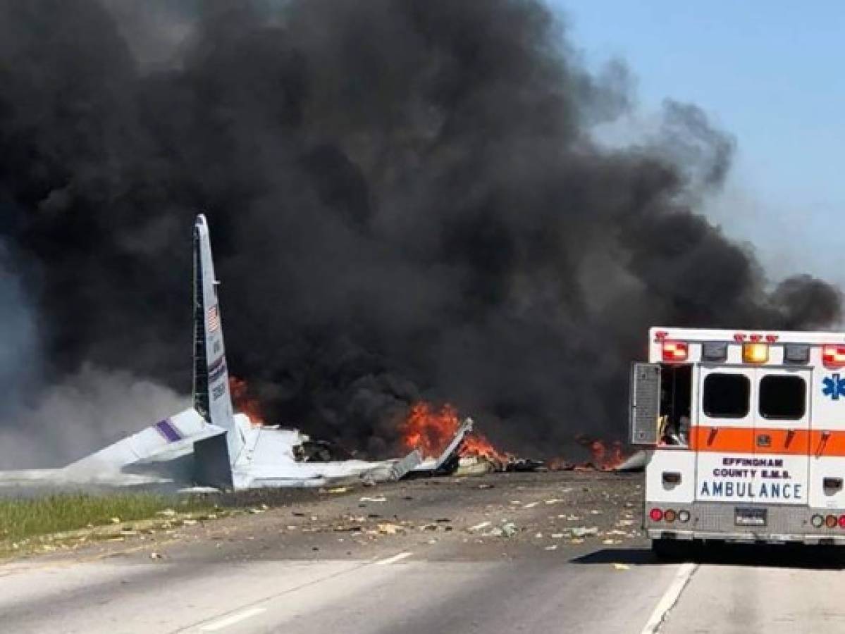 Avión militar que se estrelló en Estados Unidos llevaba nueve personas a bordo