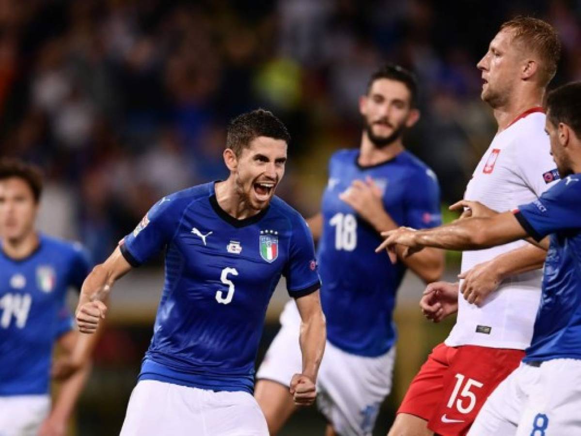 Italia sufre para empatar ante Polonia, Rusia vence en Turquía