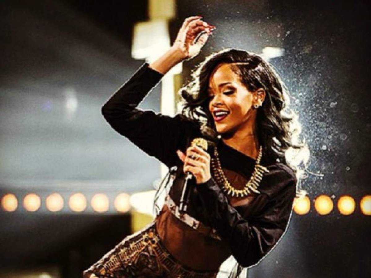 Rihanna suspende su nueva gira