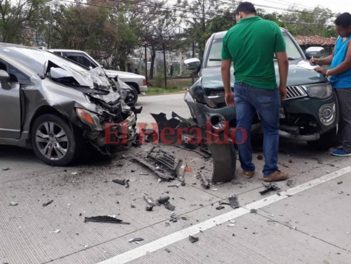 Dos personas heridas deja accidente en la carretera al sur de la capital