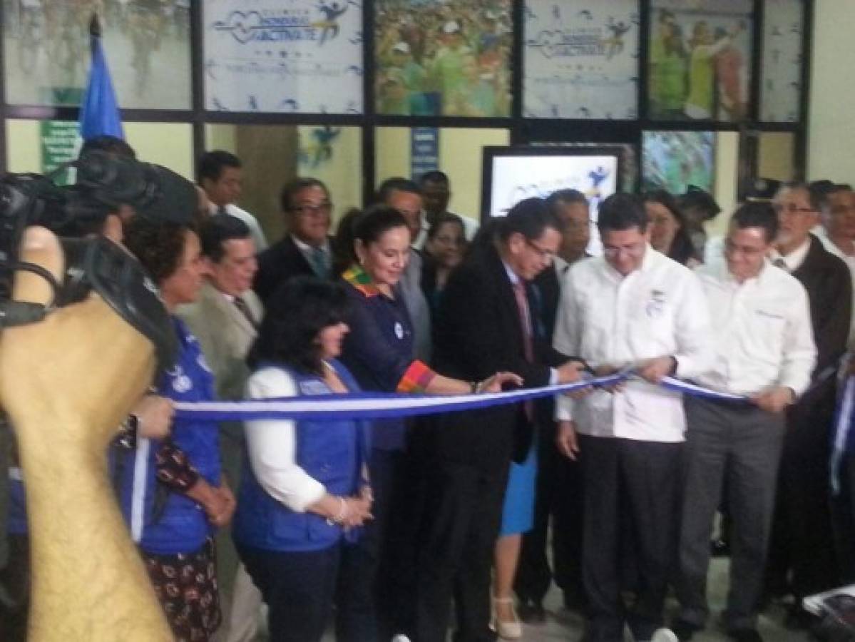 Honduras: Presidente Hernández inaugura clínica y gimnasio en el hospital San Felipe