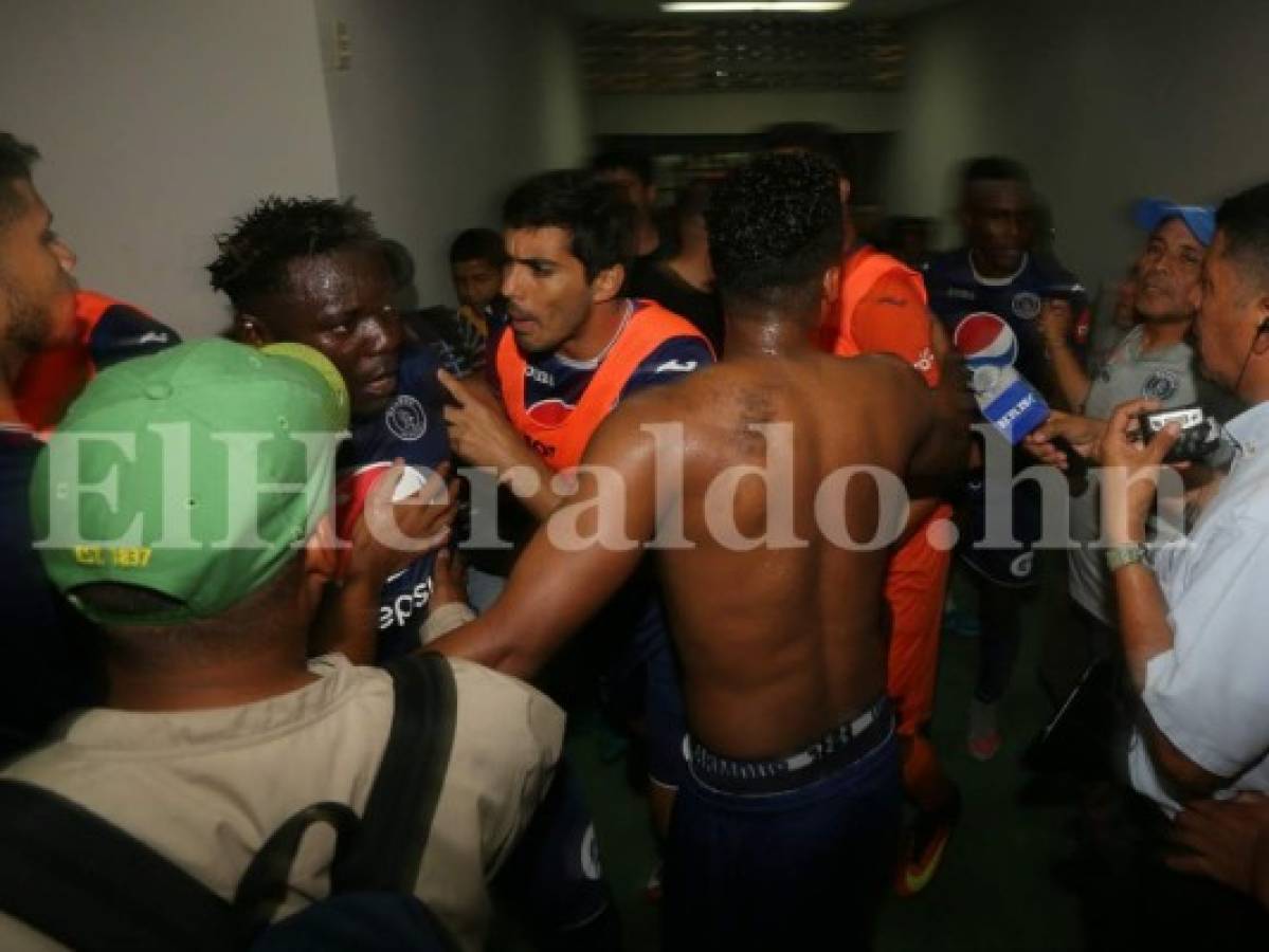 Jugadores de Motagua y Olimpia se fueron a golpes en los camerinos después del clásico