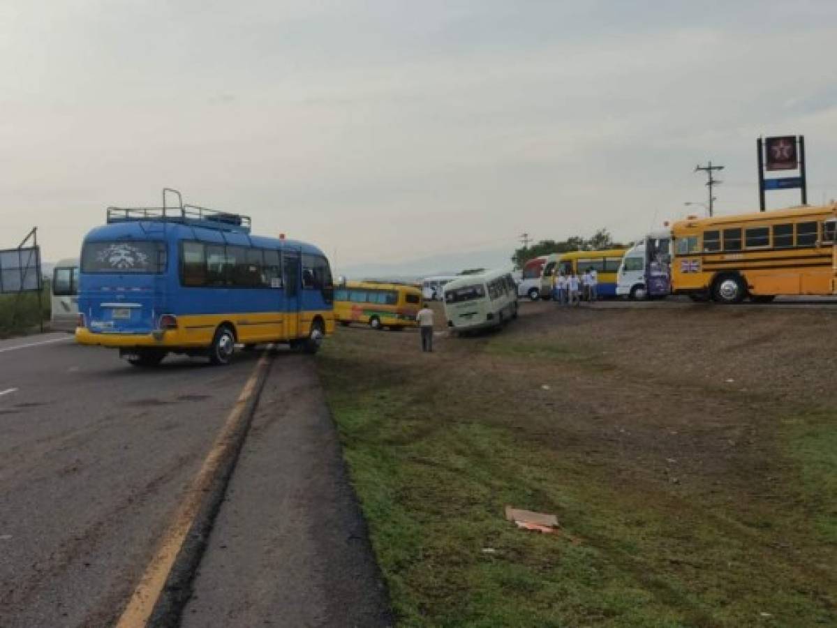 Paro nacional de transporte interurbano genera caos en varias zonas del país