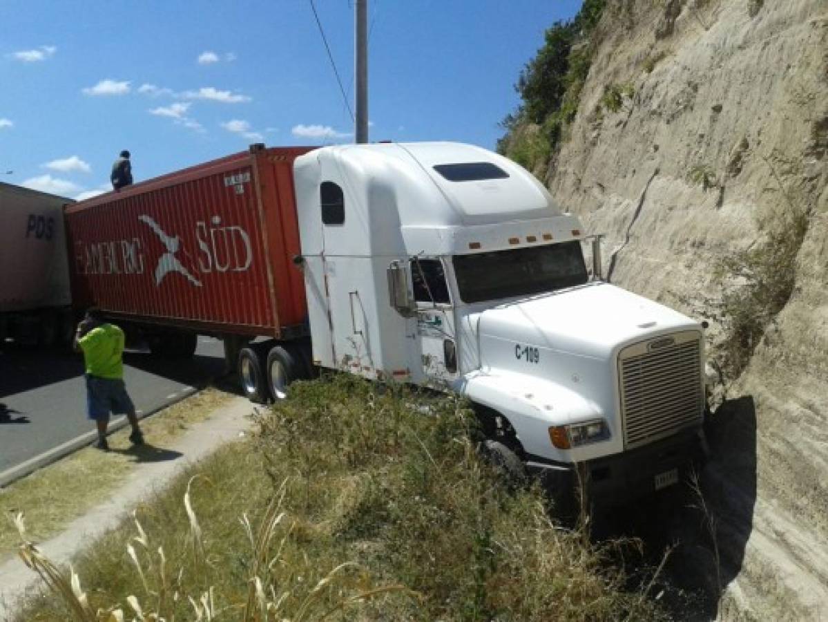 Un ladrón provocó colisión al intentar robarse un furgón