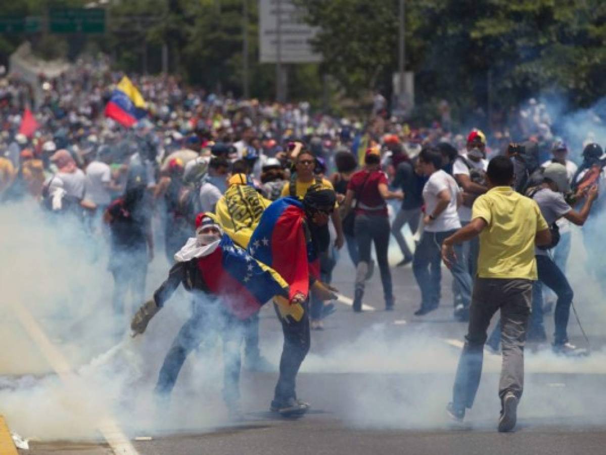 Suben a cinco los muertos por las protestas en Venezuela