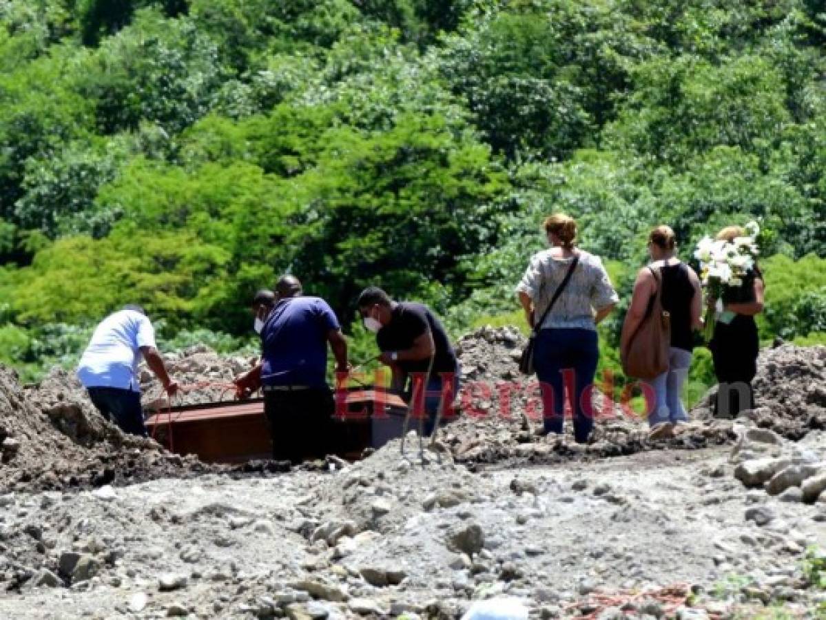 Funerarias registran casi el triple de muertos por coronavirus que cifra del gobierno