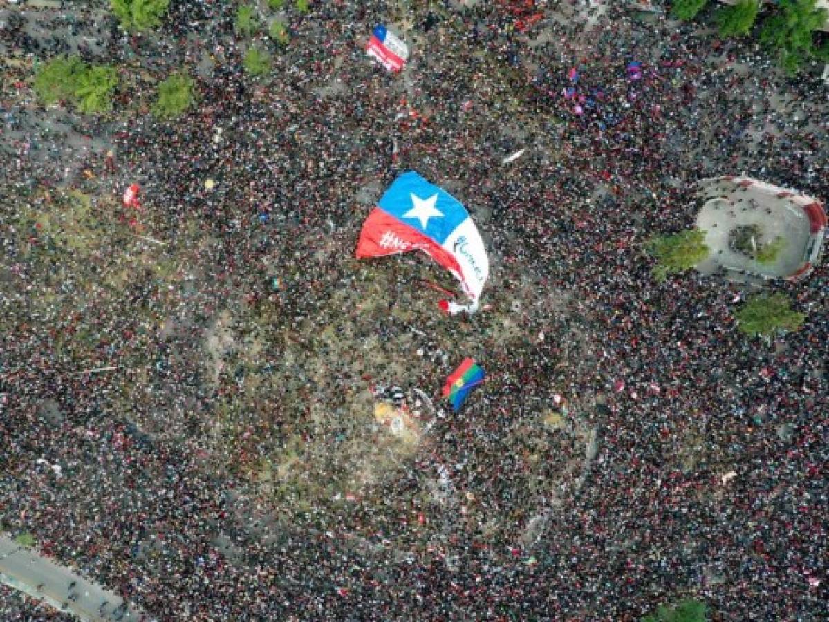 Marcha histórica conmueve a Chile y exige una nueva transición