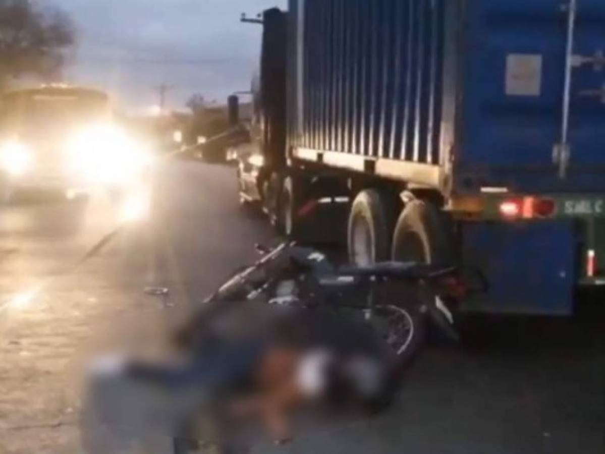 Motociclista muere tras impactar con rastra en carretera al sur de Honduras