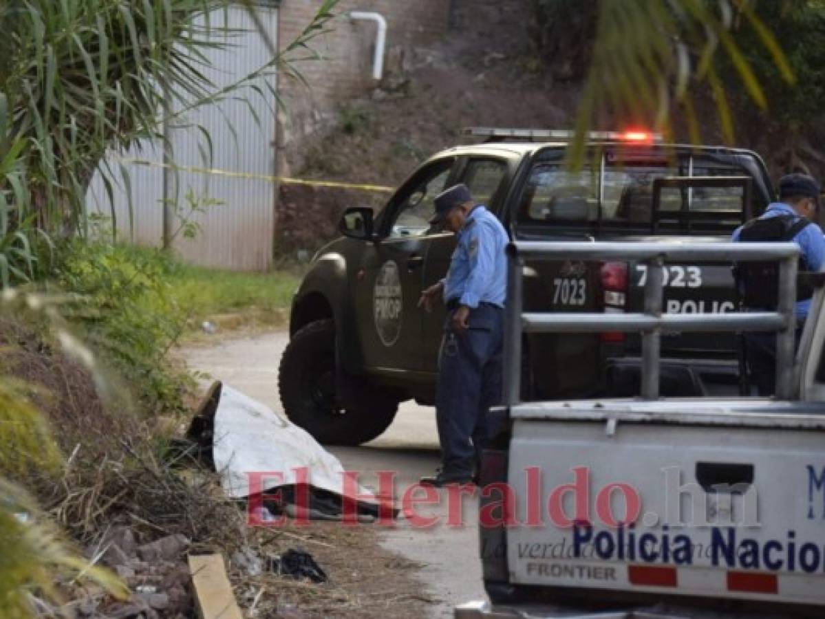 Hallan cadáver encostalado en la colonia 21 de Octubre de la capital