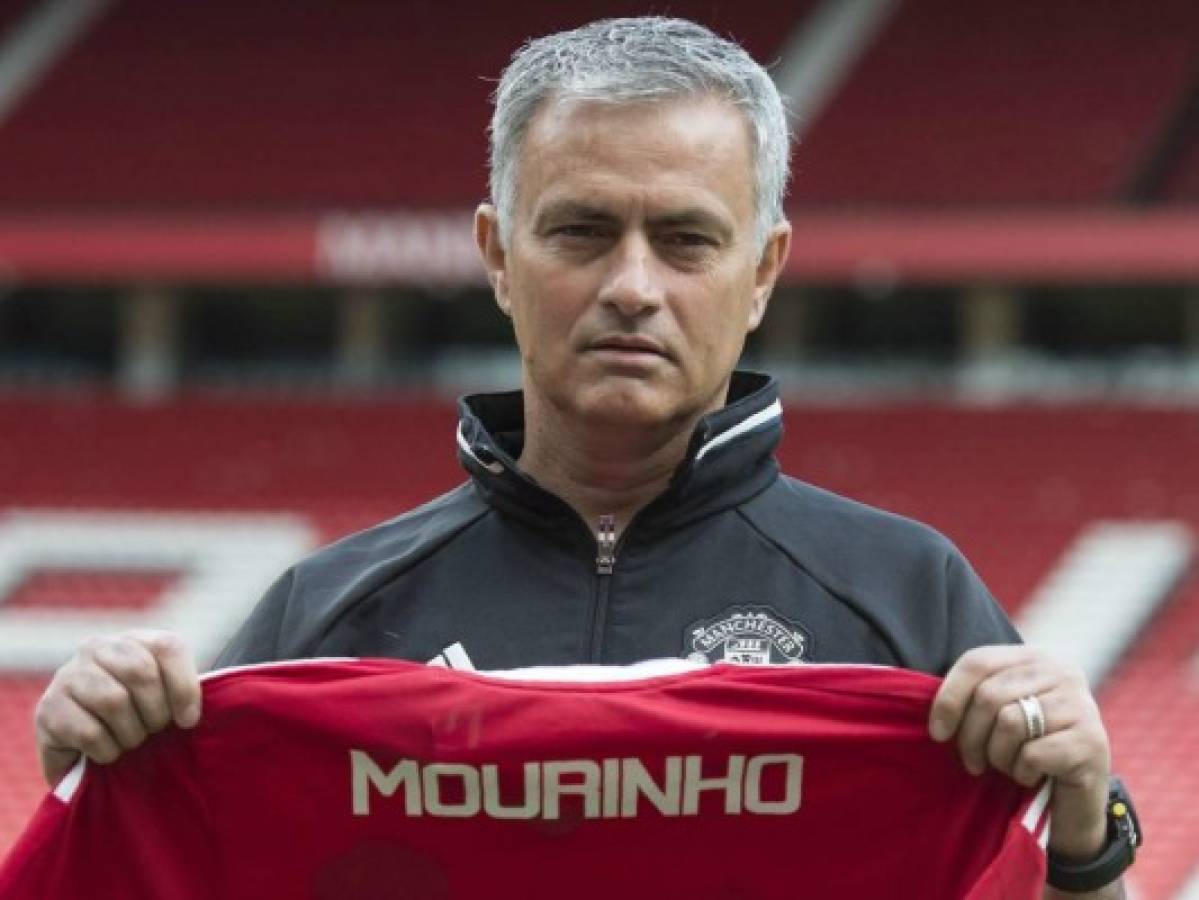 Mourinho presume del 'puesto que todo el mundo quiere' en su presentación