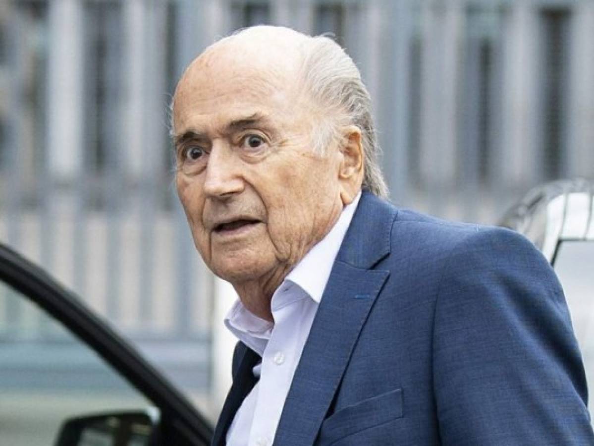 FIFA vuelve a suspender a Joseph Blatter por corrupción  