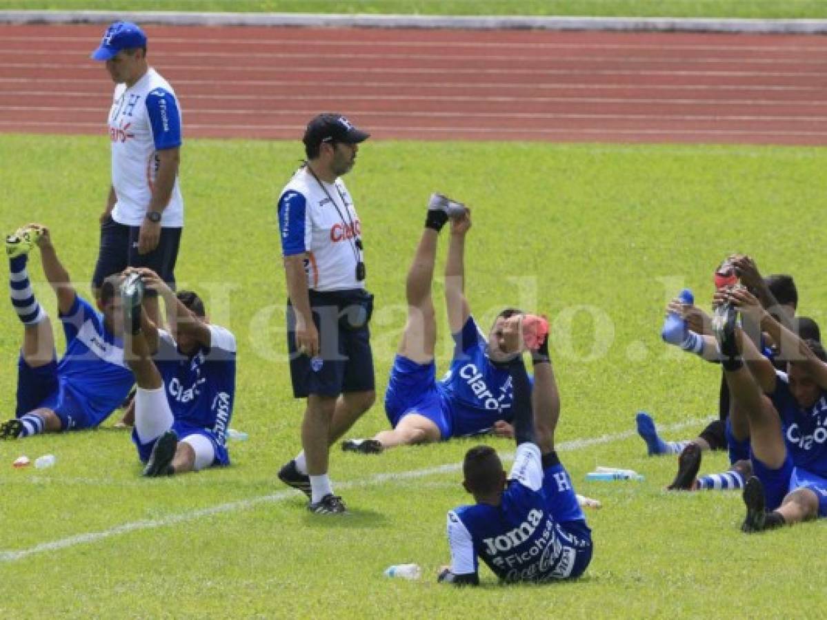 Selección de Honduras entrena a cómo puede en el Olímpico