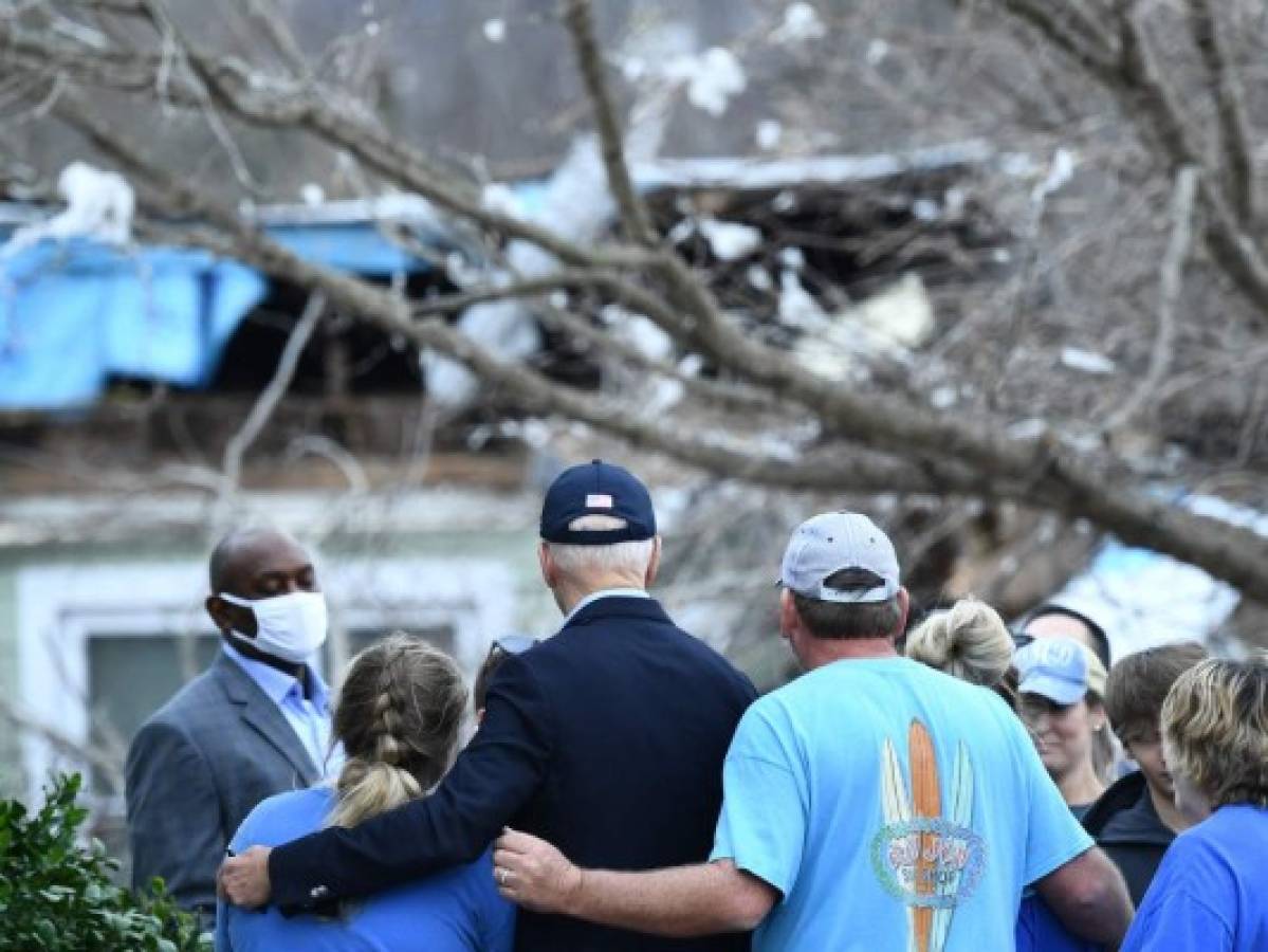 Fuertes temporales golpean a EEUU mientras Biden promete ayuda en Kentucky