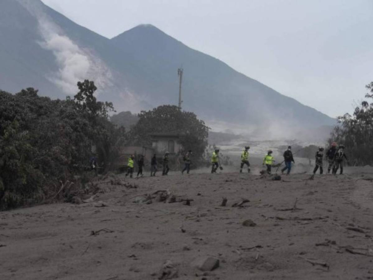 Identifican otras ocho víctimas por erupción de volcán de Fuego en Guatemala