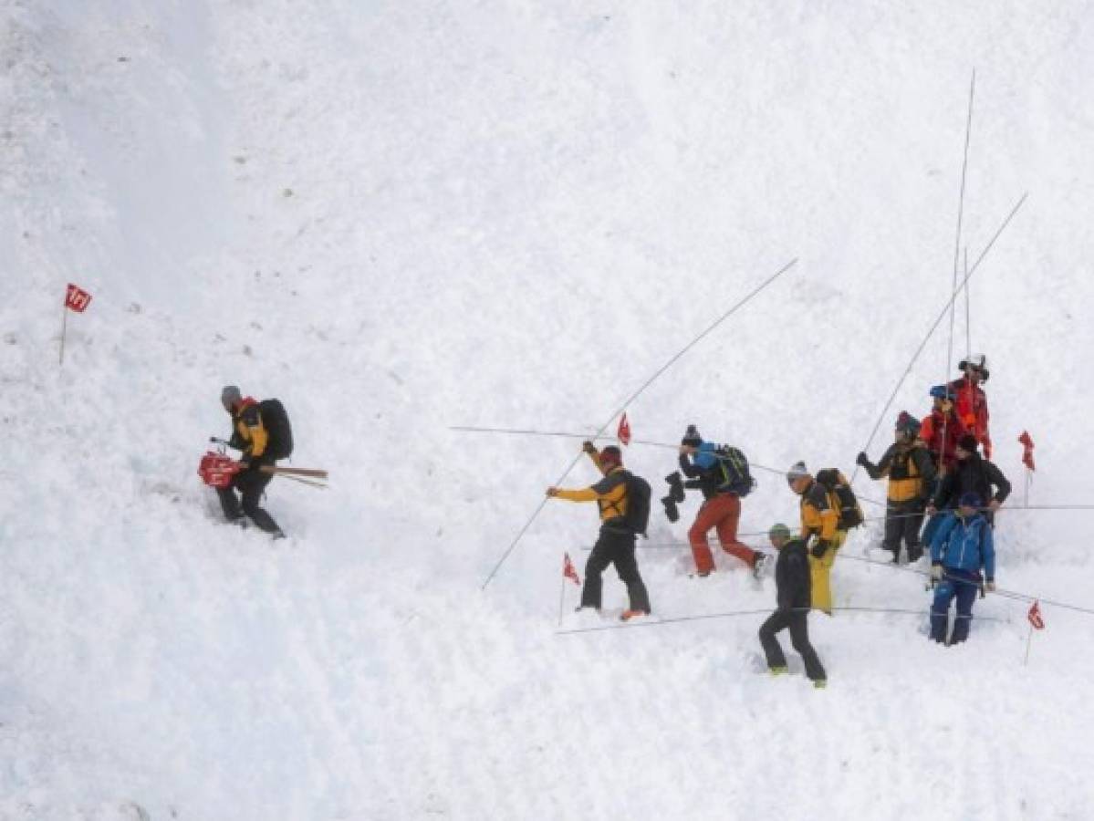 Avalancha sepulta pista para esquiar en Suiza; hay dos heridos