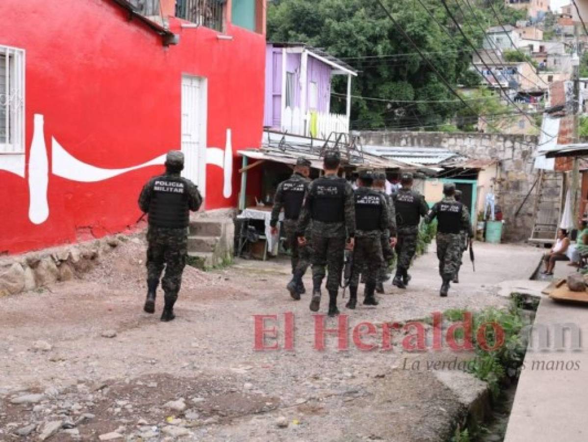 El despliegue aéreo y terrestre para buscar a presuntos secuestradores en la colonia El Pedregal