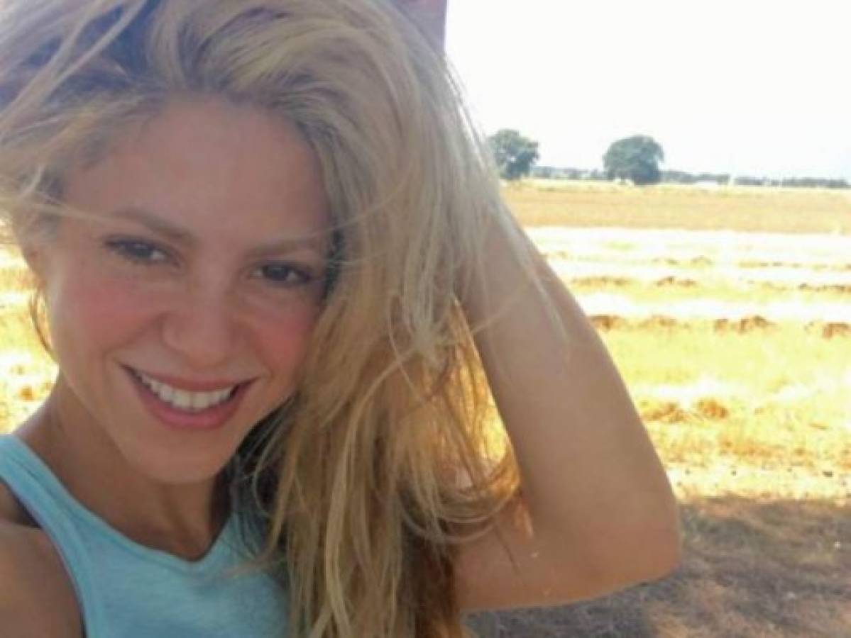 Piqué graba a Shakira buscando la selfie perfecta