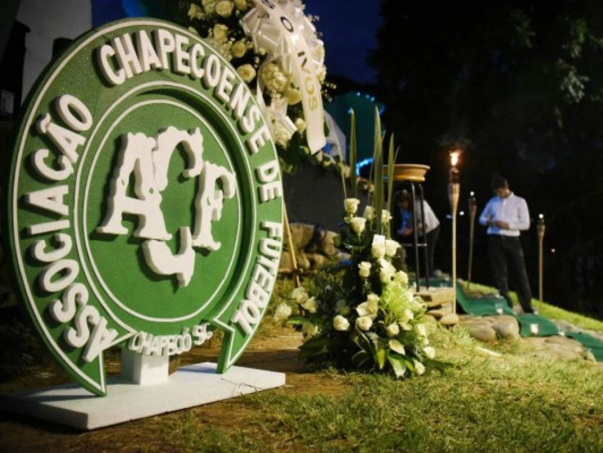 Vuelo de LaMia se estrella en Medellín y mueren 71 personas, entre ellos el club Chapecoense