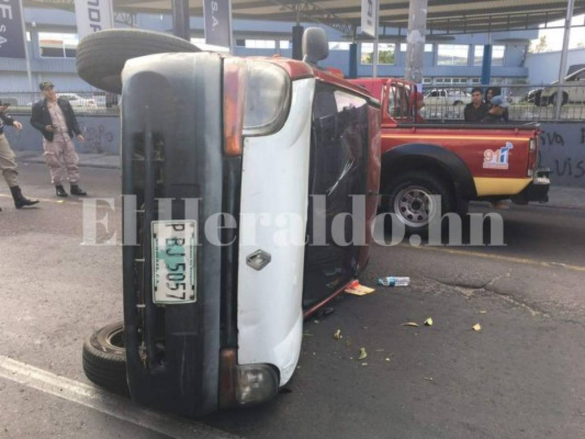 Accidente de tránsito frente al Tribunal Supremo Electoral (TSE); no hay lesionados