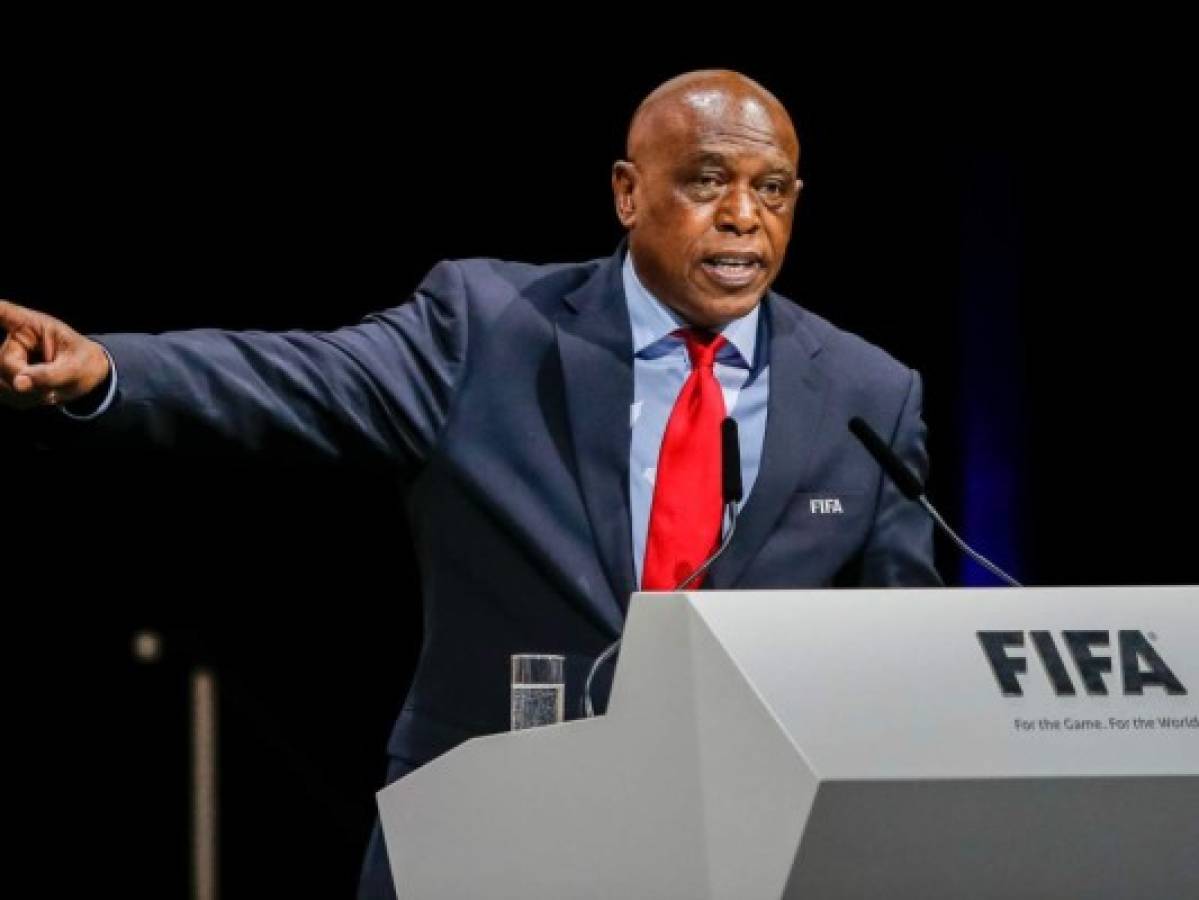 El sudafricano Tokyo Sexwale se retira de la elección a presidente de la FIFA