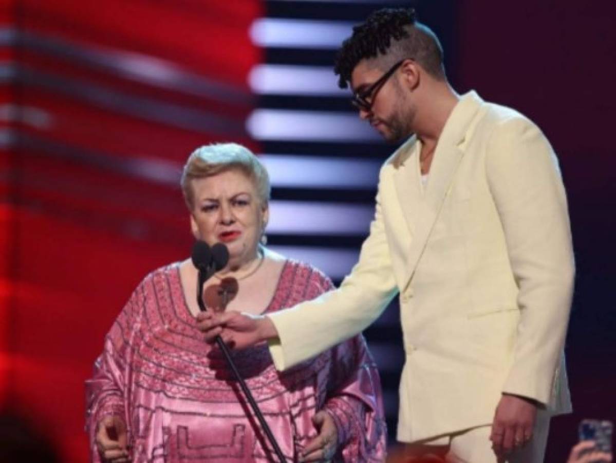 'Eres un inútil': Paquita la del Barrio a Bad Bunny en los Billboard (VIDEO)