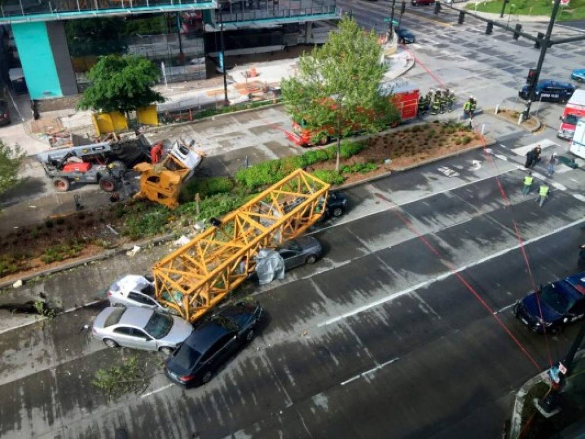 Cuatro muertos deja desplome de grúa en Seattle  