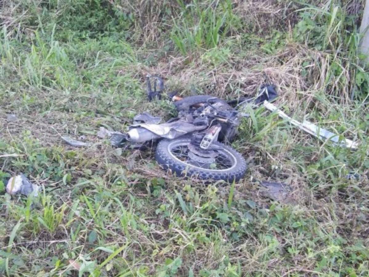 Un muerto y un herido deja colisión entre vehículo y motocicleta en la aldea Buena Vista