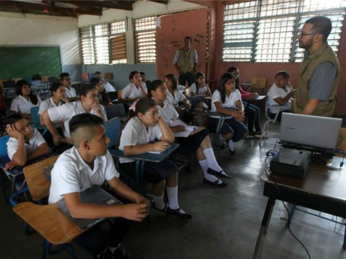 Aprender sobre el abono orgánico encantó a los escolares