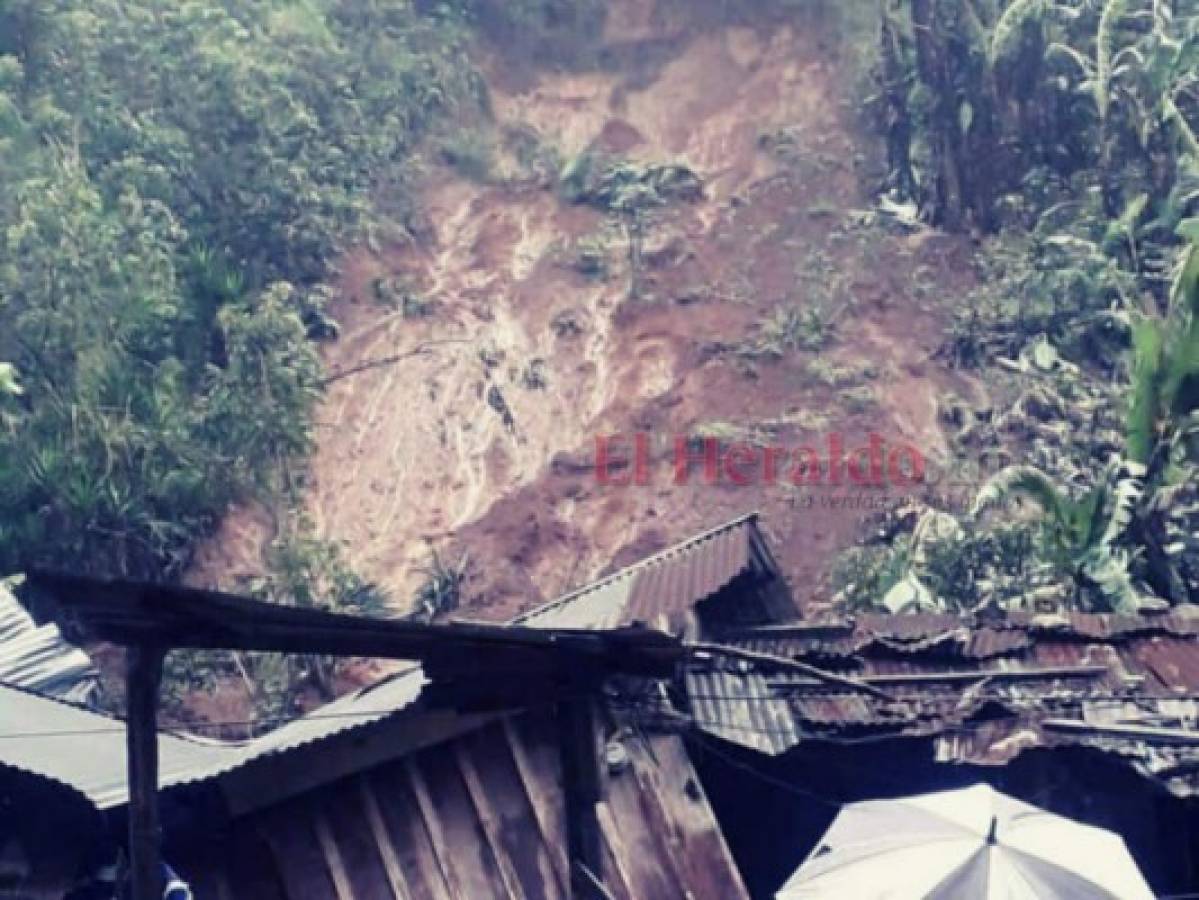 Cuatro personas muertas por derrumbe de viviendas en Santa Bárbara