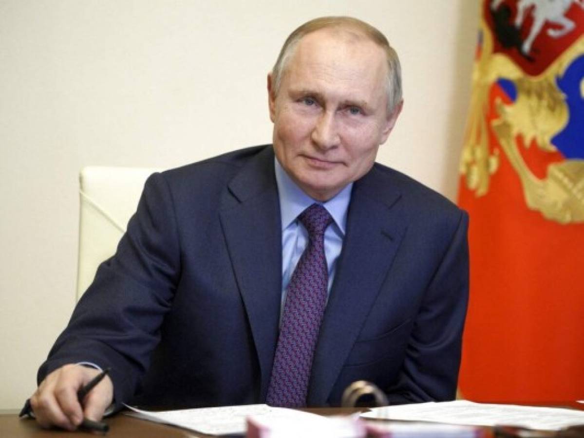 Putin recibe vacuna covid-19, pero no frente a las cámaras