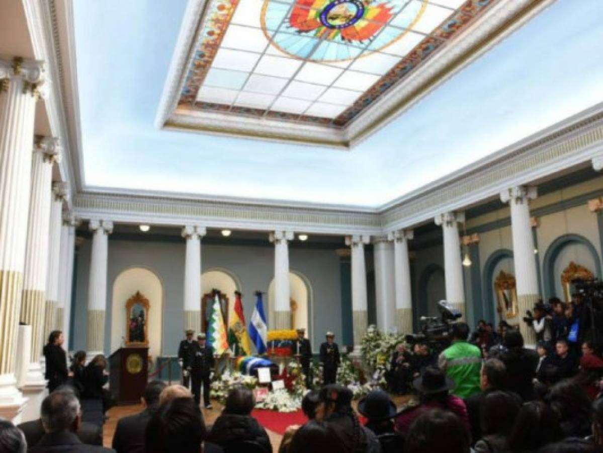 El Salvador denuncia negligencia médica en Bolivia tras muerte de embajadora