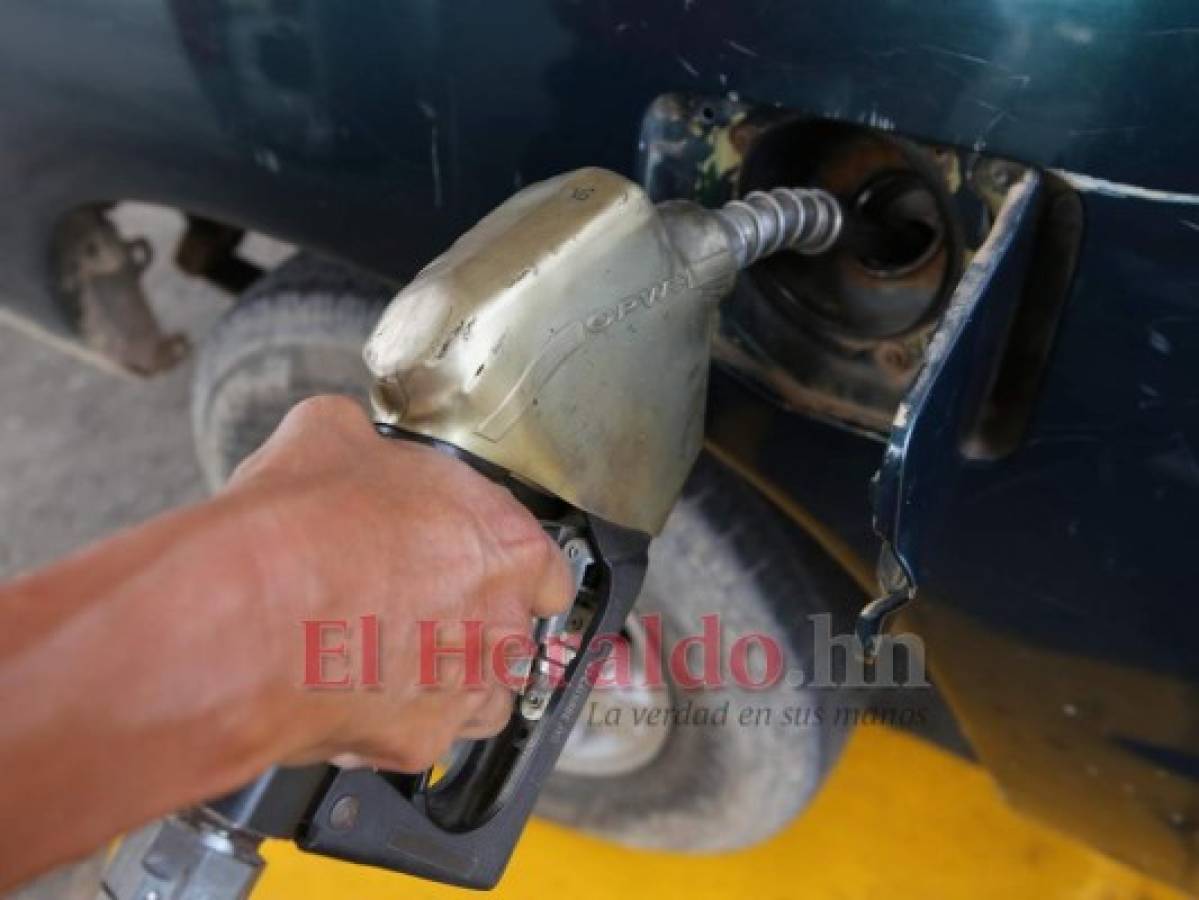 En vigencia rebaja al precio de los combustibles