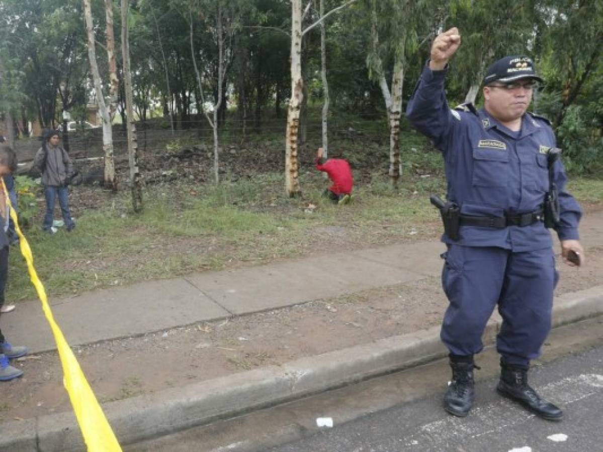 Subcomisionado de policía predica la palabra de Dios tras crímenes en Tegucigalpa