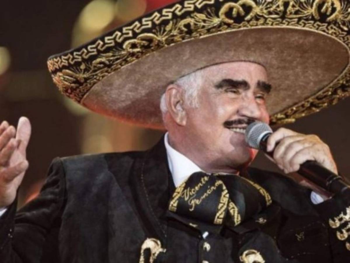 Vicente Fernández sigue en estado crítico y con asistencia ventilatoria