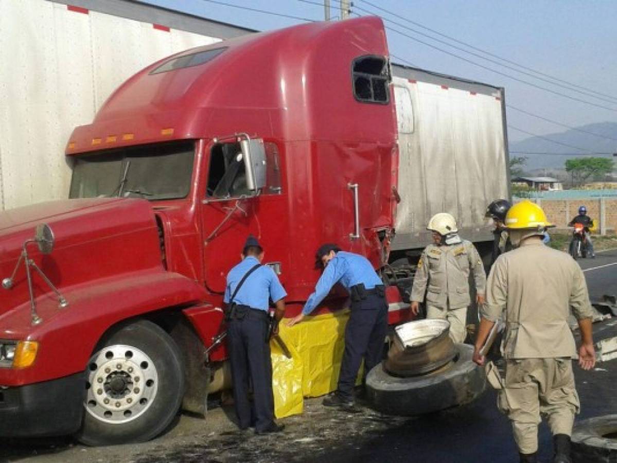 Una persona muerta deja múltiple colisión de rastras en Valle de Amarateca