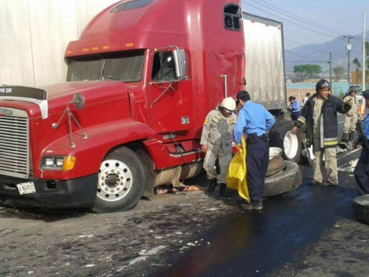 Una persona muerta deja múltiple colisión de rastras en Valle de Amarateca